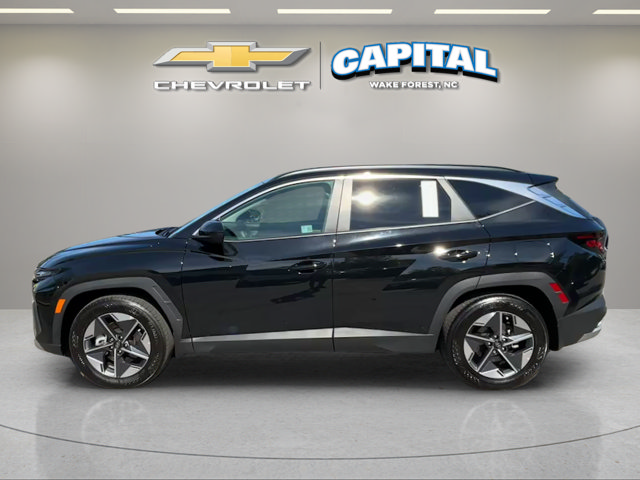 Used 2025 Black Hyundai SEL image 2
