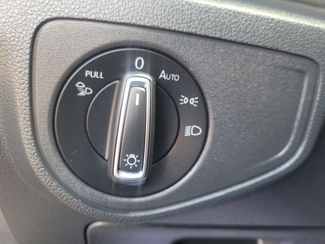 2023 Volkswagen Atlas 3.6L V6 SEL R-Line - 11