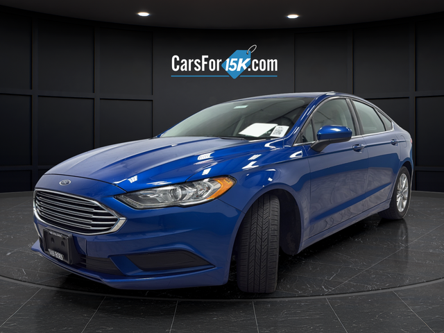 Used 2017 Lightning Blue Ford SE image 3