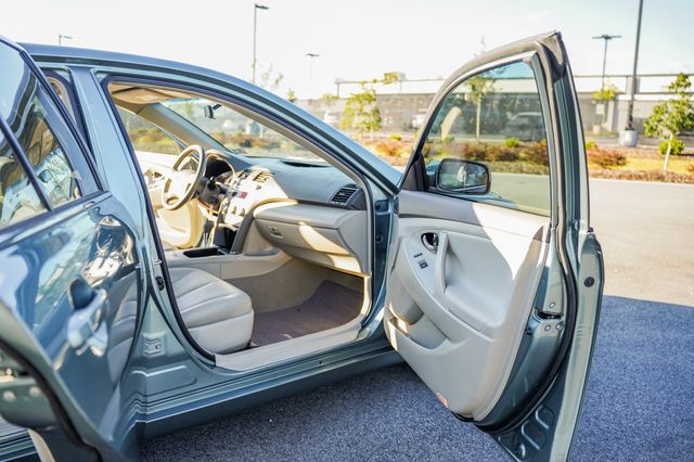 2011 Toyota Camry LE 35