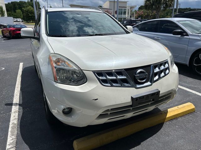Used 2011 White Nissan SV image 3