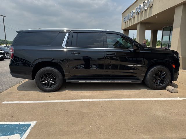 2022 Chevrolet Suburban LS photo