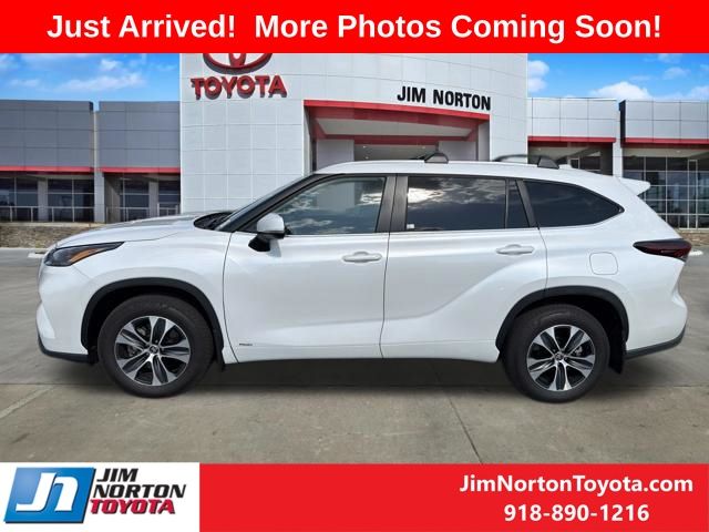 Used 2025 Toyota Highlander Hybrid SUV