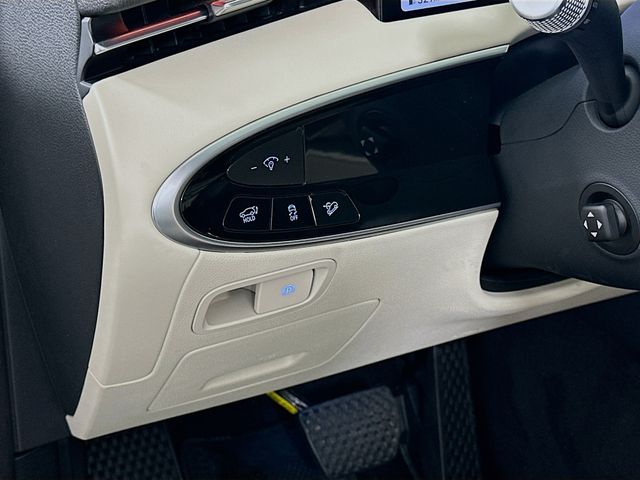 Thumbnail: 2026 Genesis GV70 - 10