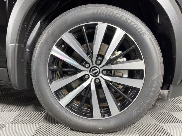 2025 Super Black Nissan Pathfinder Platinum 4X4 SUV