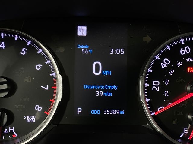 2021 Toyota RAV4 LE photo