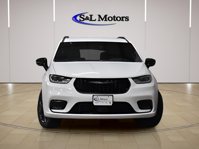 View vehicle photo 2