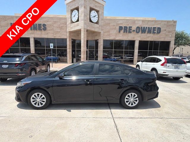 Aurora Black 2024 Kia Forte Sedan Front-Wheel Drive Continuously Variable Transmission