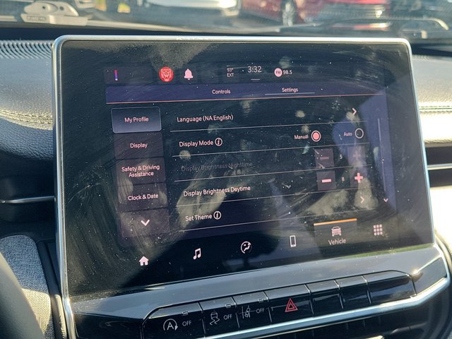 Used 2022 Black Jeep Latitude image 22