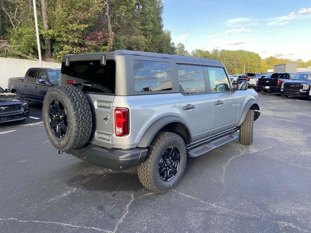 2024 Ford Bronco Black Diamond 3