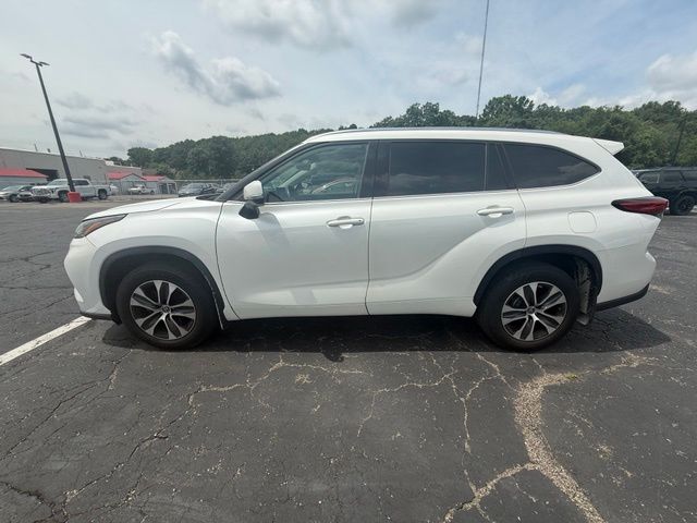 2021 Toyota Highlander XLE - Image 4