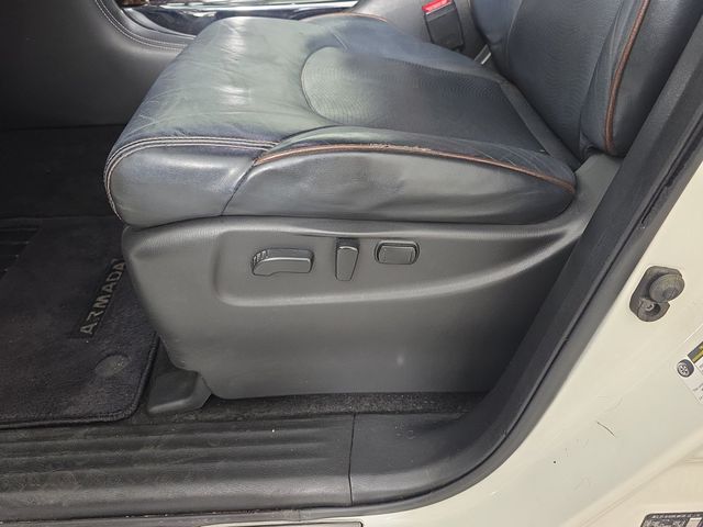 Used 2019 White Nissan Platinum image 29