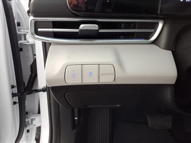2025 Hyundai Elantra Limited photo