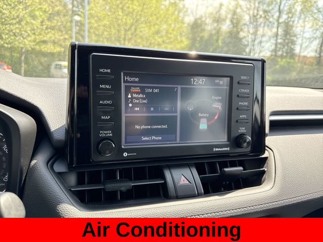 2020 Toyota RAV4 Hybrid LE photo