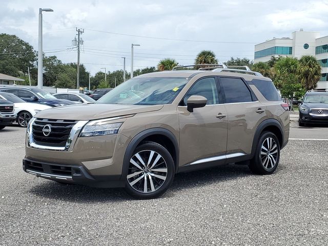 2023 Nissan Pathfinder Platinum 1