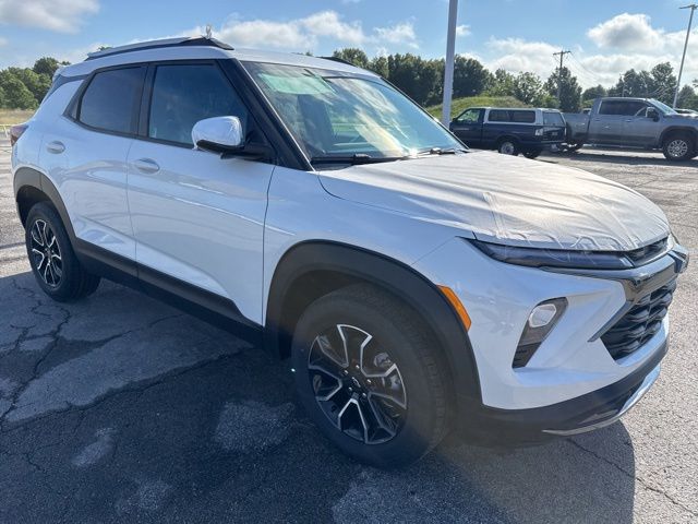 White (Iridescent Pearl Tricoat) 2026 Chevrolet Trailblazer ACTIV AWD SUV / Crossover Four-Wheel Drive 9-Speed Automatic