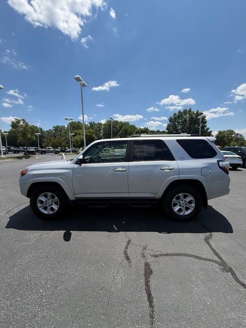 2021 Toyota 4Runner SR5 - Photo 9