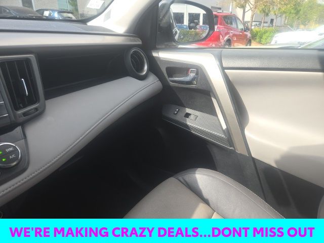 2015 Toyota RAV4 Limited photo