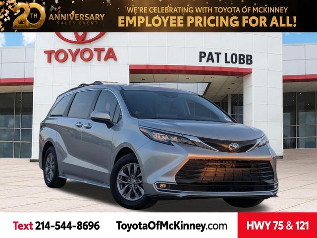 Celestial Silver Metallic 2023 Toyota Sienna Minivan Front-Wheel Drive Continuously Variable Transmission