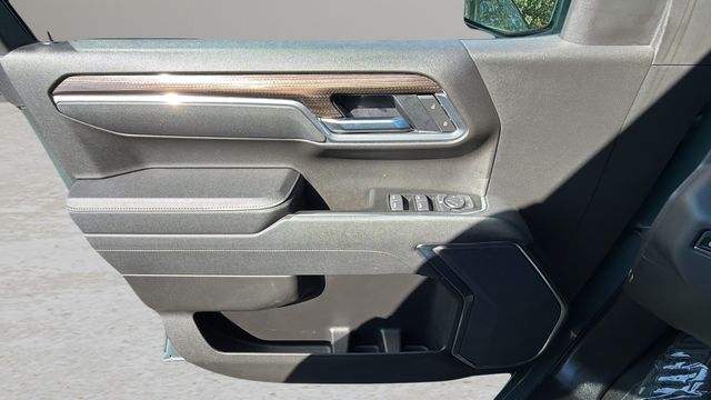 Used 2025 Gray Chevrolet LT image 17