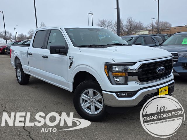 White 2023 Ford F-150 XLT SuperCrew 4WD Pickup Truck Four-Wheel Drive Automatic