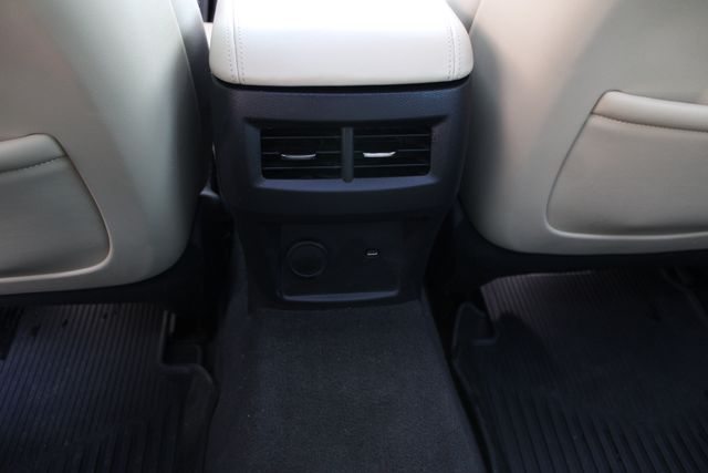 Used 2020  Cadillac Premium Luxury image 27