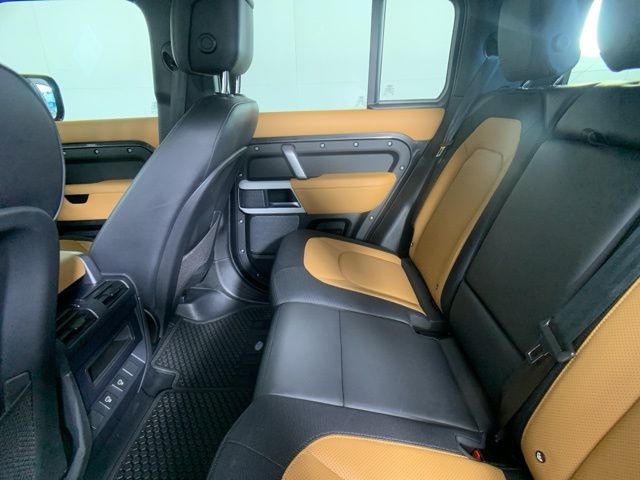 2023 Land Rover Defender 110 X-Dynamic SE 24