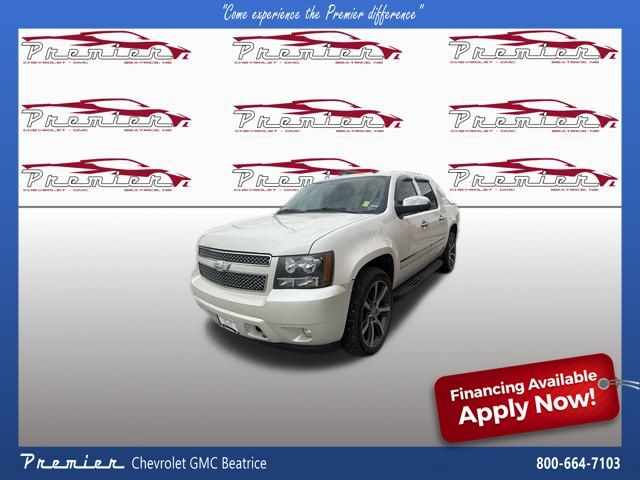 White Diamond Tricoat 2012 Chevrolet Avalanche Pickup Truck Four-Wheel Drive 6-Speed Automatic
