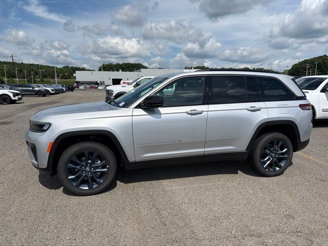 New 2026 Silver Jeep  image 4