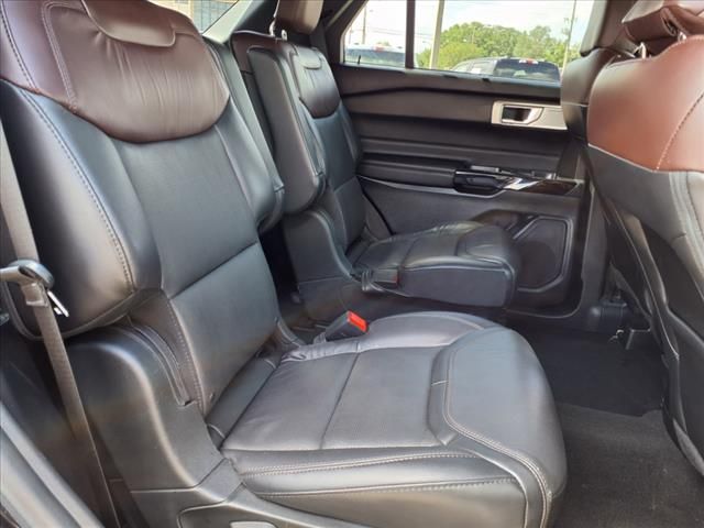 2022 Ford Explorer Platinum photo