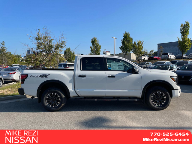 2024 Nissan Titan PRO-4X 2