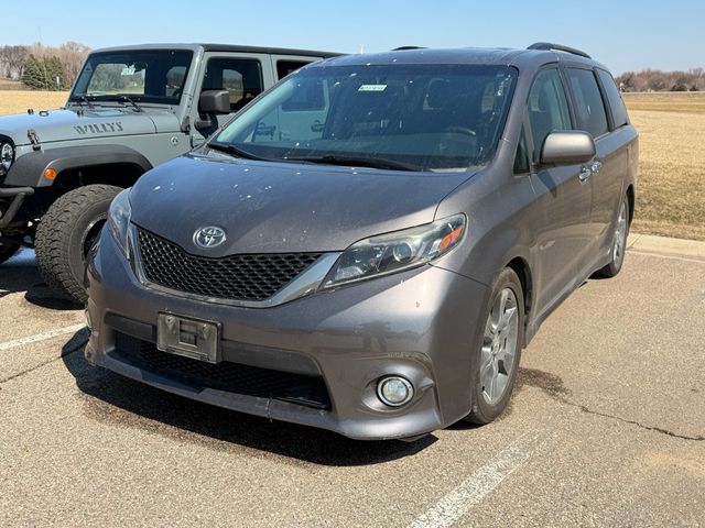 Predawn Gray Mica 2015 Toyota Sienna SE 8-Passenger Minivan Front-Wheel Drive 6-Speed Automatic Overdrive