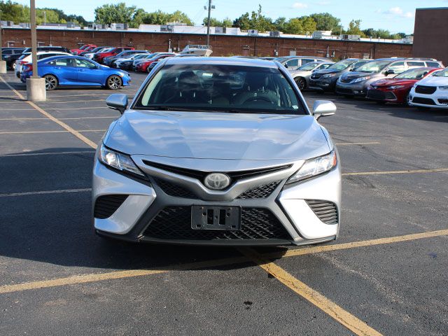 Used 2018 Celestial Silver Metallic Toyota SE image 3