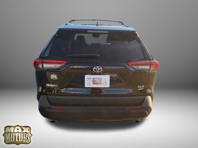 2022 Toyota RAV4 XLE 7