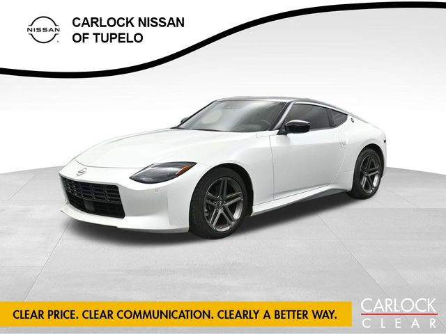 Everest White Pearl Tricoat/Super Black 2024 Nissan Z Coupe Rear-Wheel Drive 9-Speed Automatic