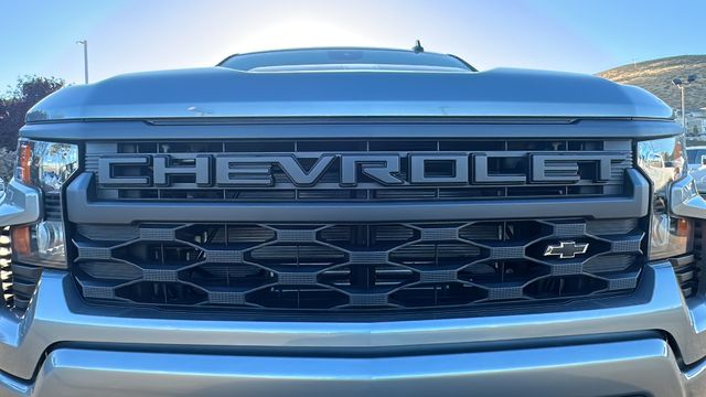 2025 Chevrolet Silverado 1500 Custom 9