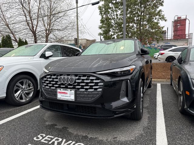 Mythos Black Metallic 2025 Audi Q5 quattro Premium 40 TFSI SUV / Crossover All-Wheel Drive 7-Speed Automatic