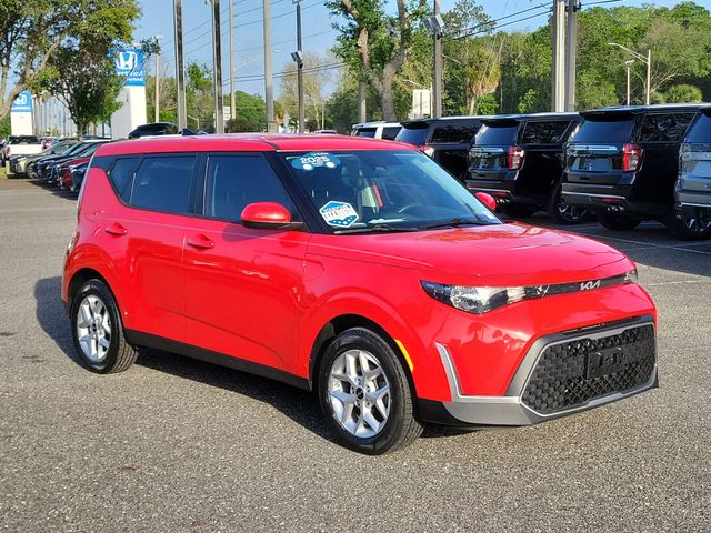 Inferno Red 2025 Kia Soul LX FWD SUV / Crossover Front-Wheel Drive Continuously Variable Transmission