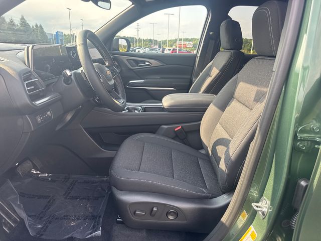 Trillium Green Metallic 2027 Chevrolet Traverse SUV / Crossover Four-Wheel Drive 8-Speed Automatic