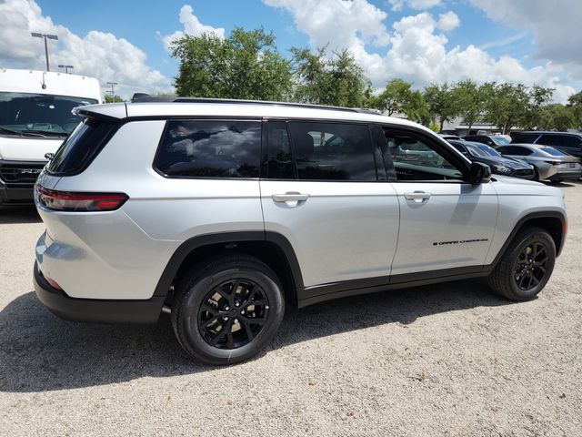 New 2025 Silver Jeep Altitude X image 22