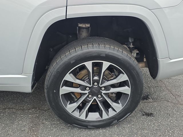 Used 2024 Silver Jeep Overland image 36