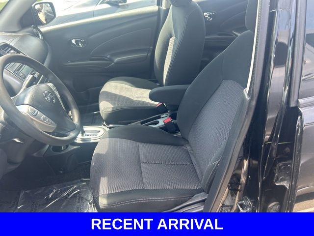 2017 Nissan Versa 1.6 SV photo