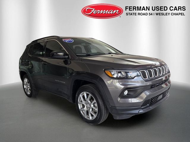 Gray (Granite Crystal Metallic Clearcoat) 2023 Jeep Compass SUV / Crossover Four-Wheel Drive 8-Speed Automatic
