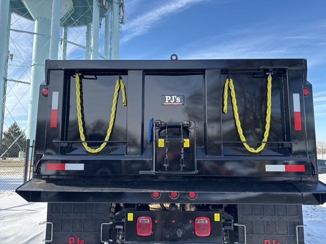 2025 Ford F-650 Super Duty 