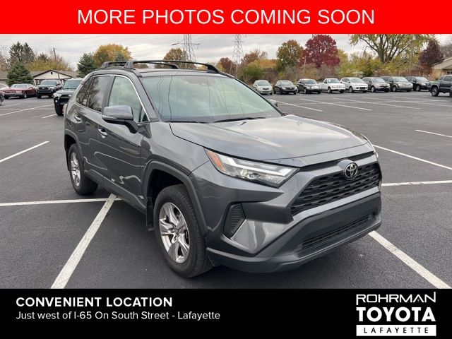 2022 Toyota RAV4 XLE 2