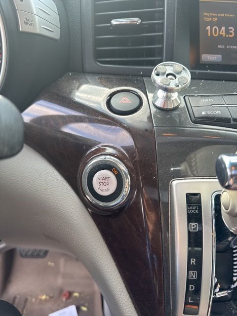 2015 Nissan Quest 3.5 SL photo