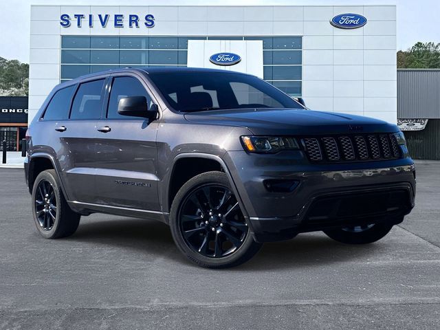 Gray (Granite Crystal Metallic Clearcoat) 2018 Jeep Grand Cherokee Altitude 4WD SUV / Crossover Four-Wheel Drive 8-Speed Automatic