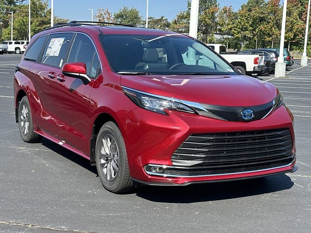 2024 Toyota Sienna XLE 1