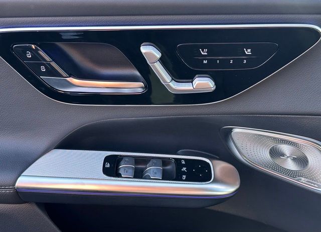 New 2027 Black Mercedes-Benz GLC 300 Coupe image 32