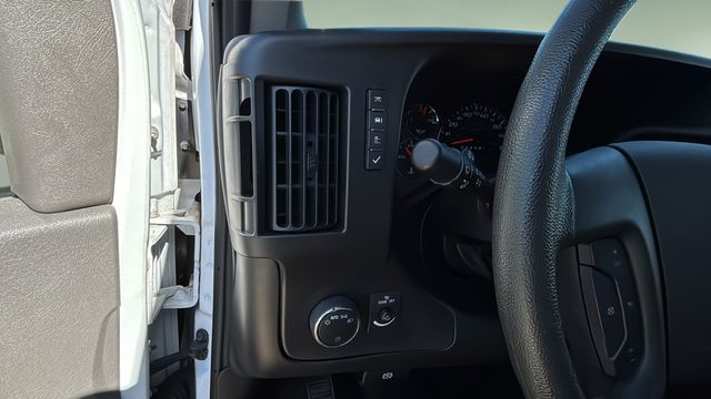 Used 2024 White GMC Work Van image 22